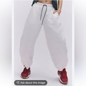 Free People White Jogger Pants Free People Lift Off Barrel Pants size M